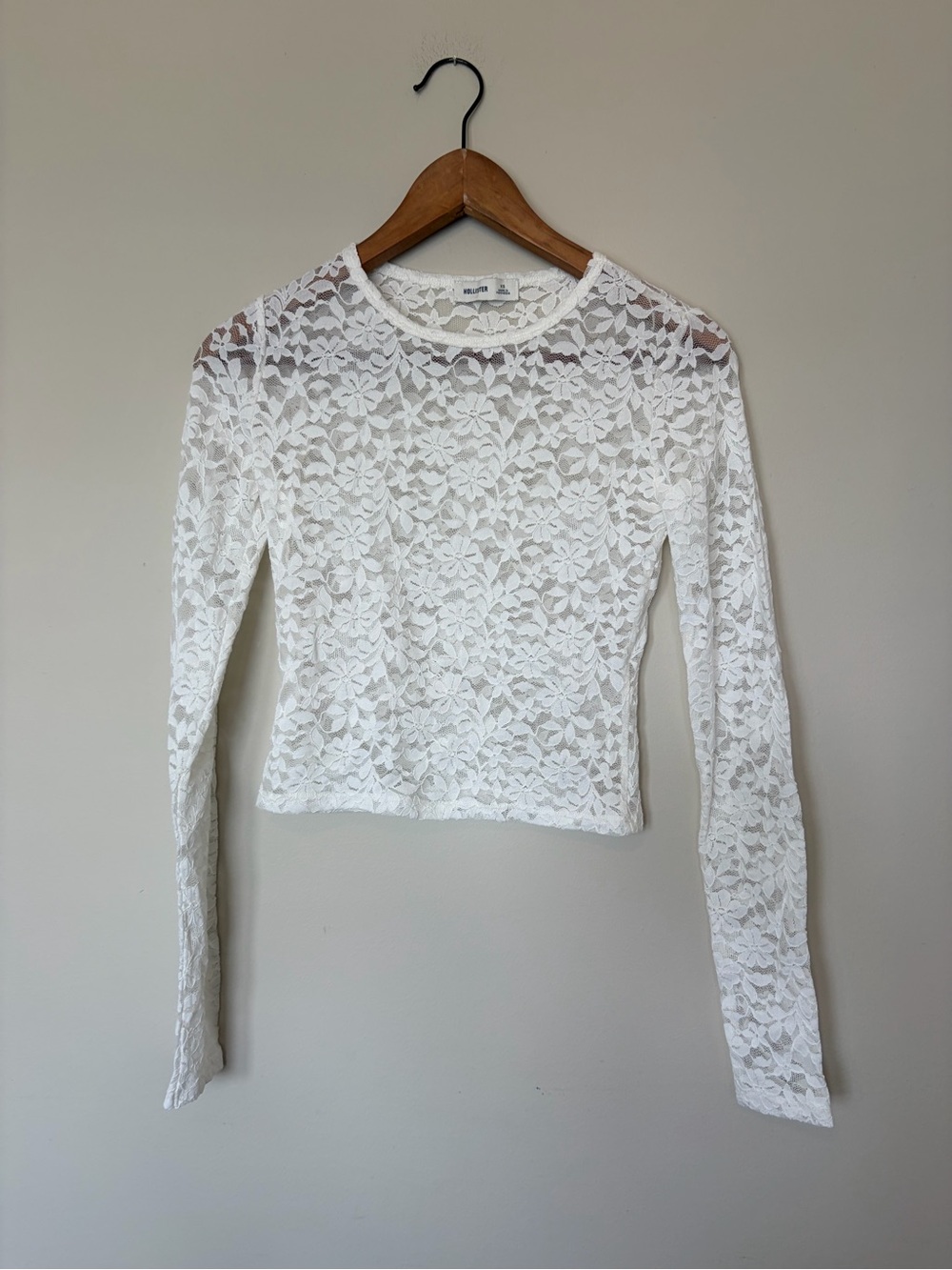 Hollister White Floral Lace Long-Sleeve crop Top
